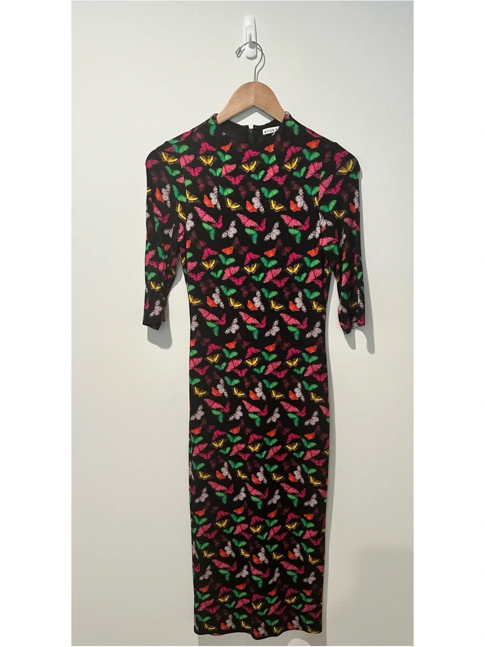 Alice & Olivia Delora Midi Dress